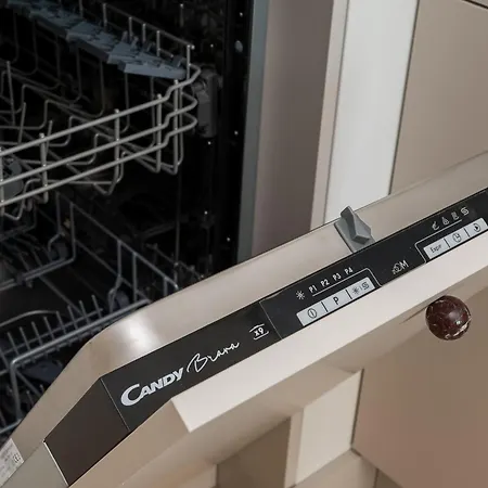 Malinova Leaf By Bookinghost