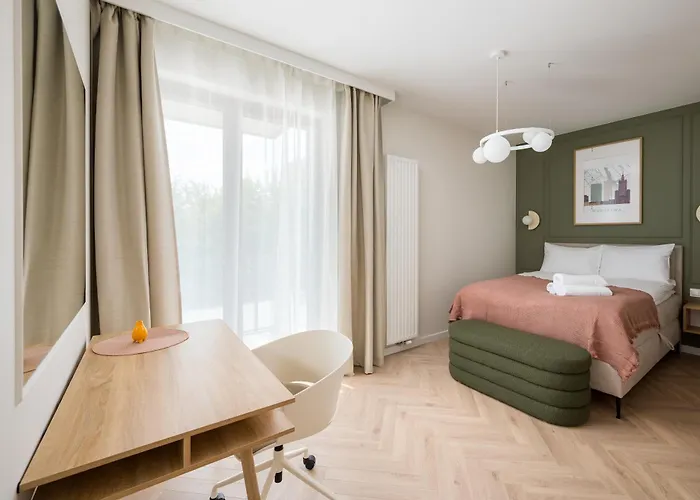 Malinova Leaf By Bookinghost Lejlighed