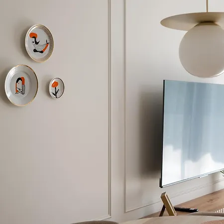 Malinova Leaf By Bookinghost