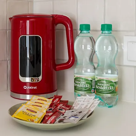 Malinova Leaf By Bookinghost *