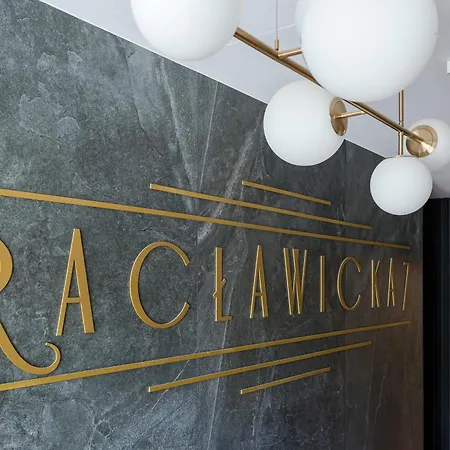 Daire Malinova Leaf By Bookinghost Varşova